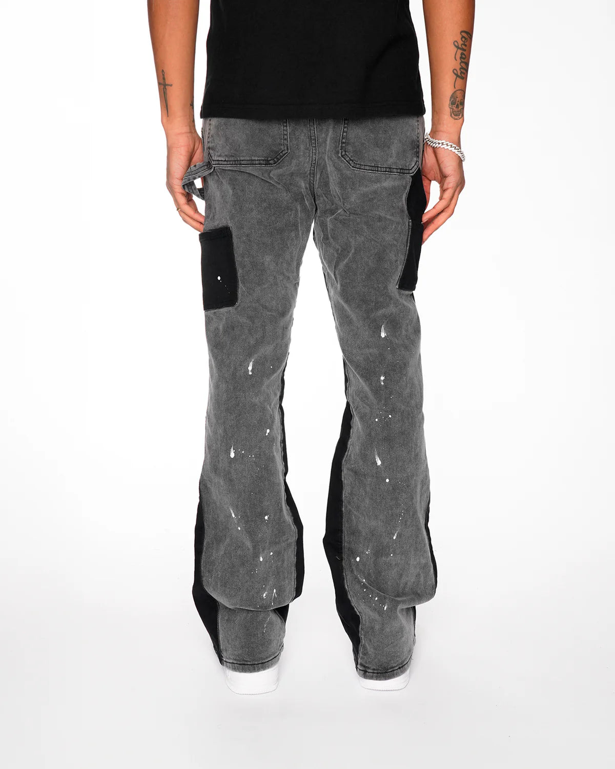 "black" ג'ינס אוברסייז אפור עם שילוב שחור