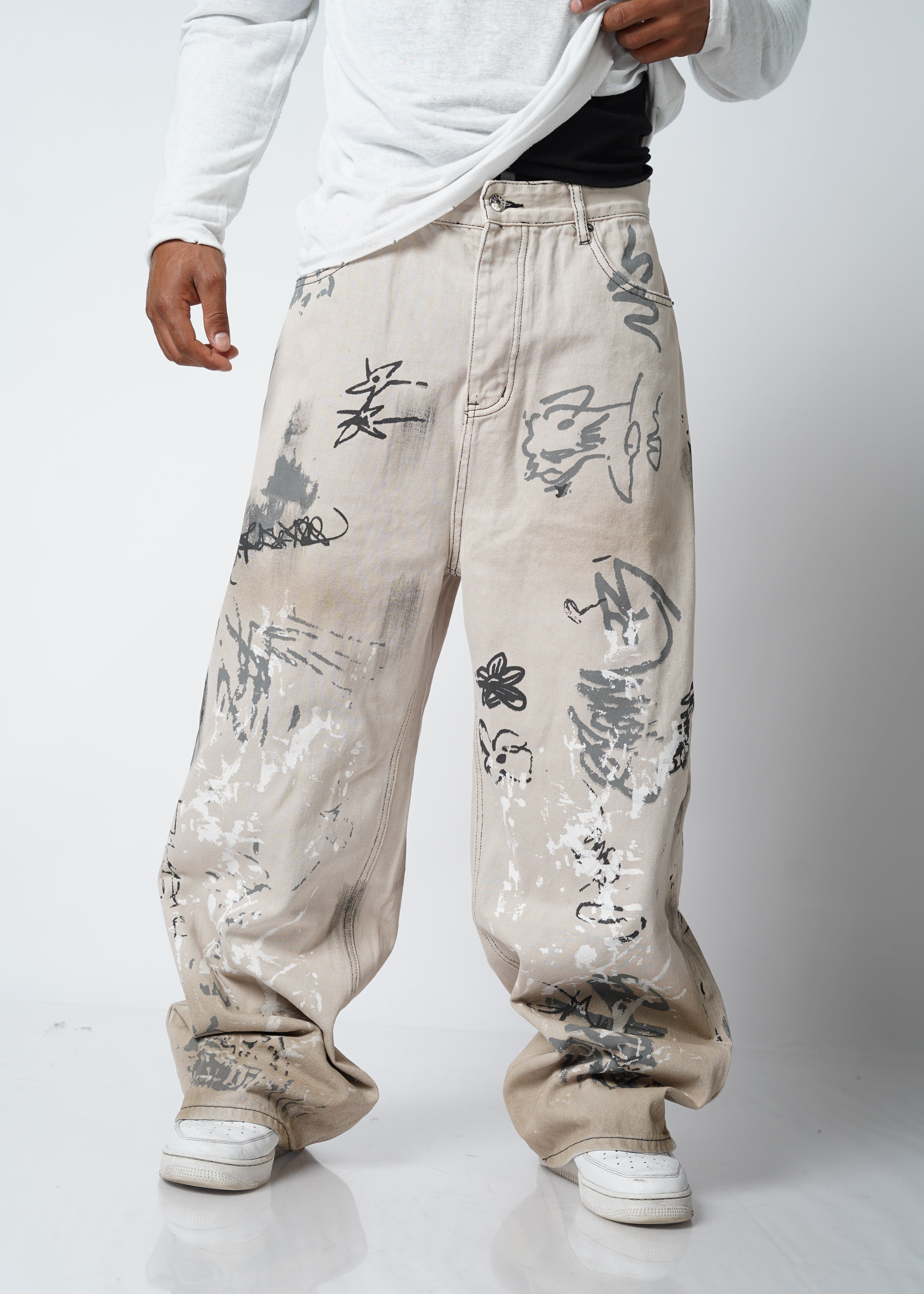 ג׳ינס גרפיטי שמנת ״Graffiti״