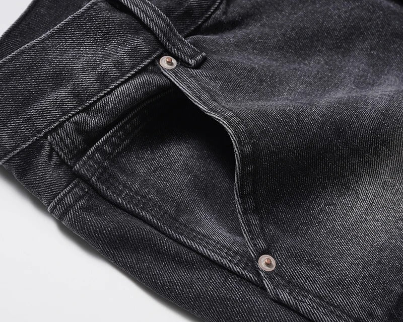 "BLACK" ג'ינס אוברסייז קצר אפור עם שילוב שחור